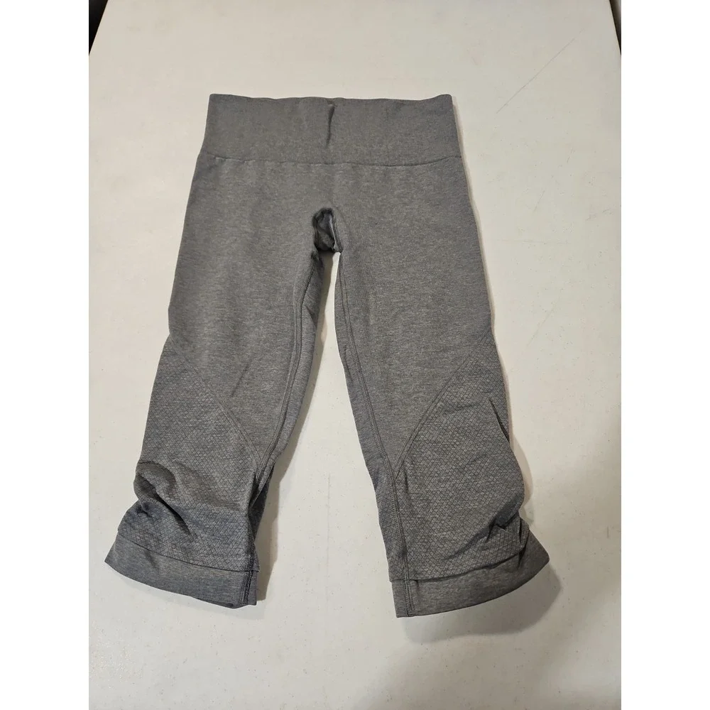 LULULEMON EBB AND FLOW CROP PANTS 6 GRAY SEAMLESS YOGA RUNNING SPIN LOUNGE (L72